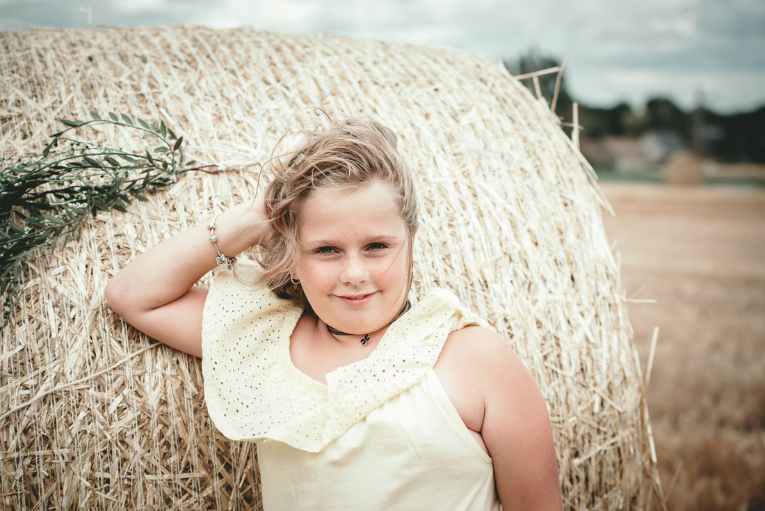 Photo, photographe famille, photographe enfants, photographe Tournai, photographe ballots de paille, fermiers, bohème